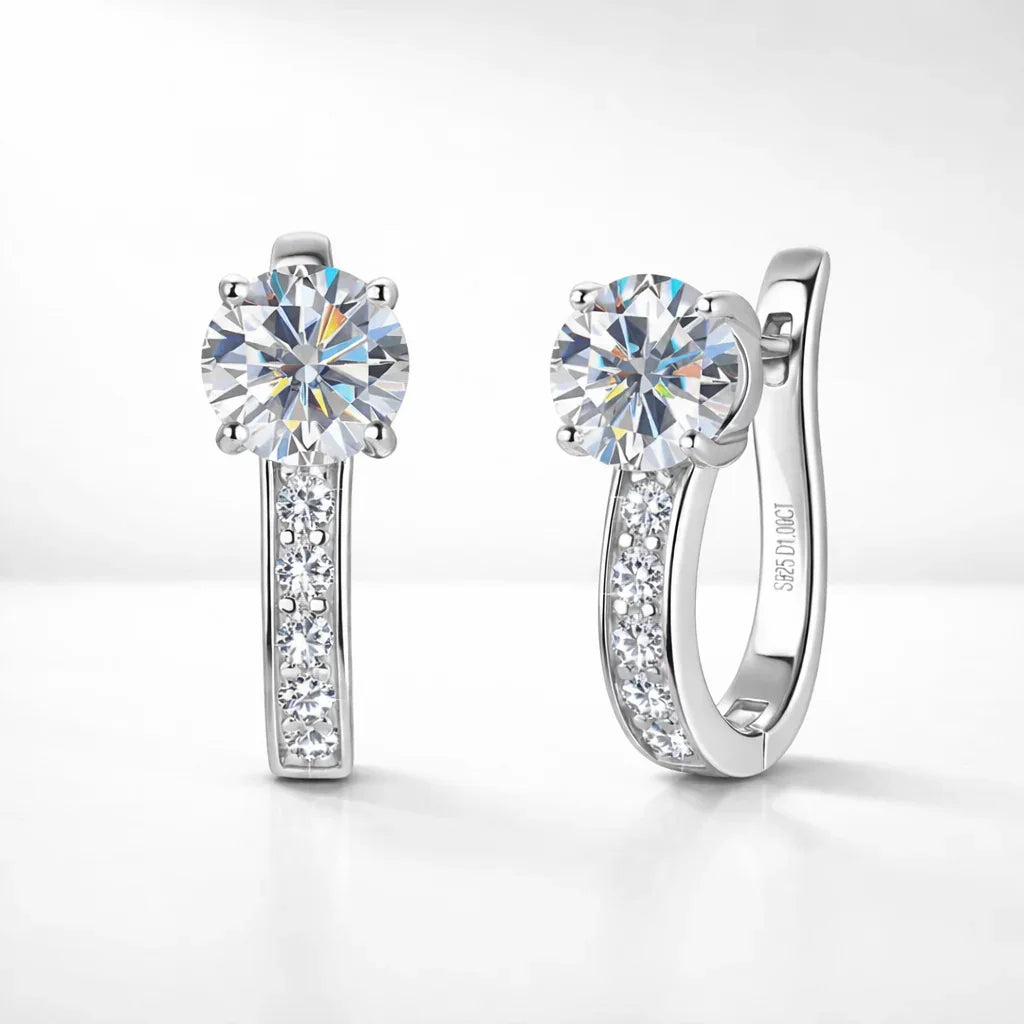 Louise | Boucles d'oreilles Huggie en Moissanite Kanal
