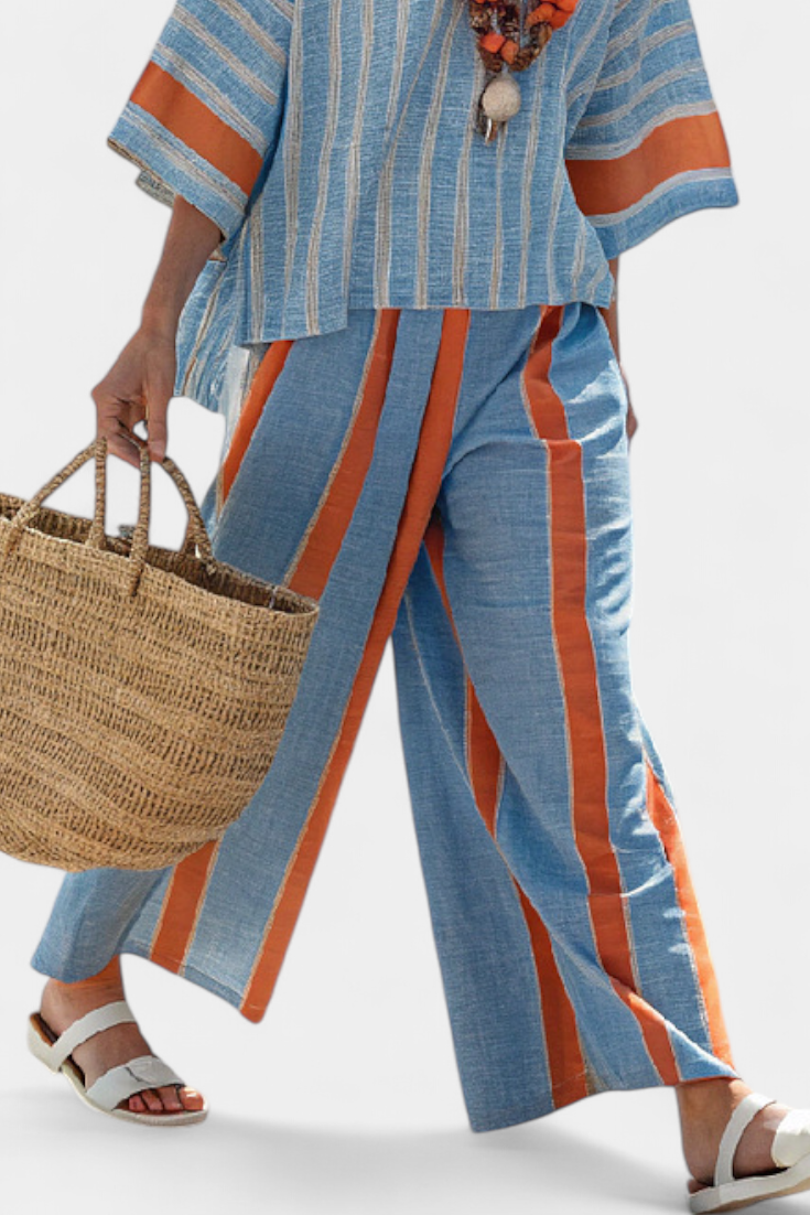 Valeria – haut strié terracotta sophistiqué et pantalons en lin