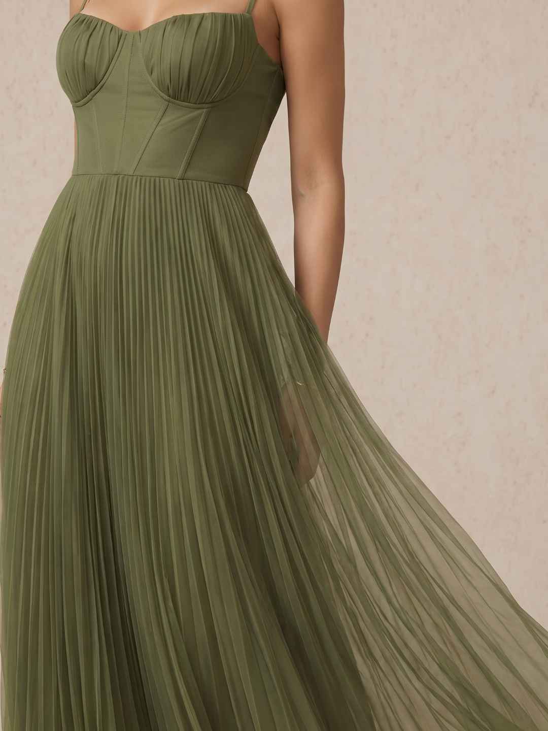 Sofia | Robe midi plissée à bretelles