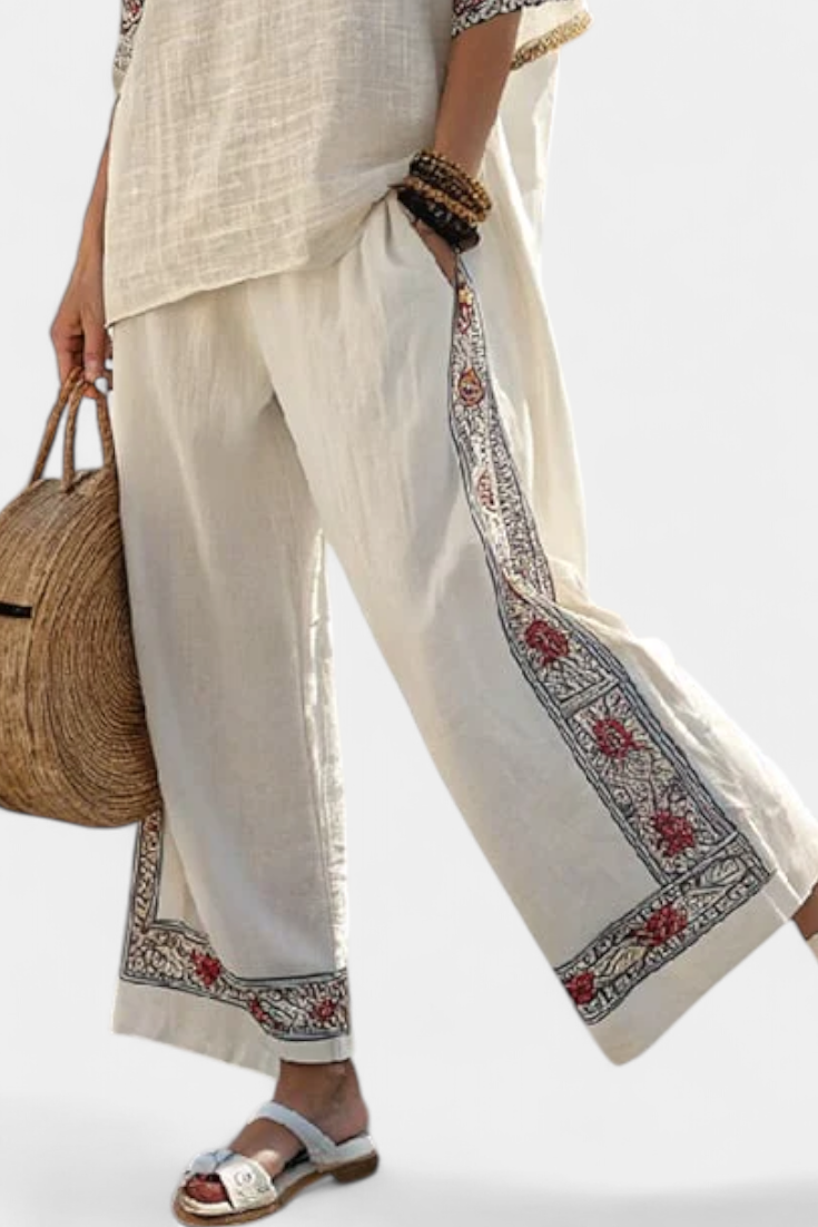 Tiziana – blouse brodée essentielle et pantalons larges
