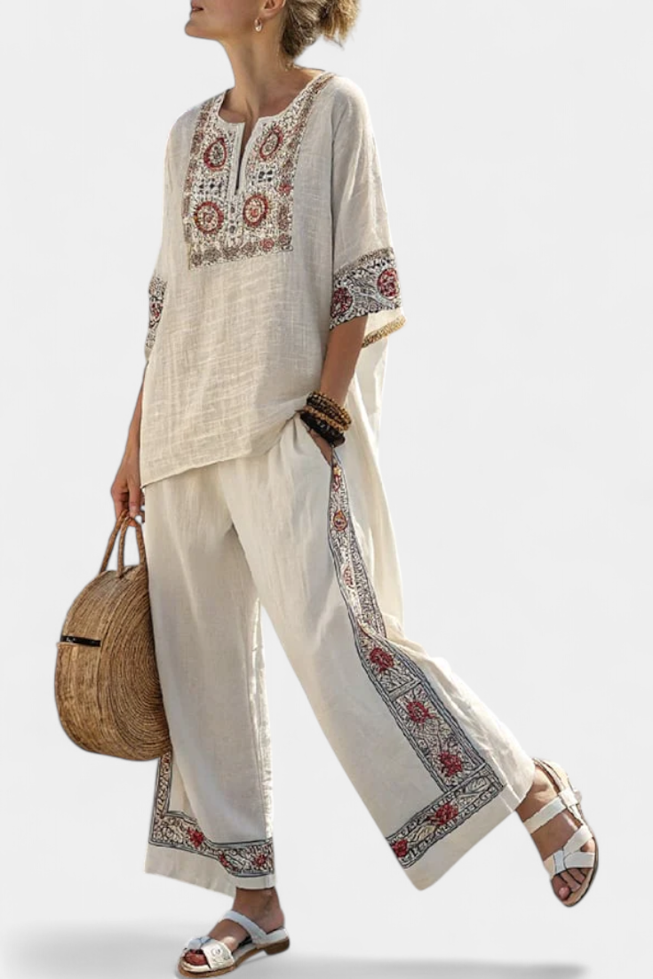 Tiziana – blouse brodée essentielle et pantalons larges