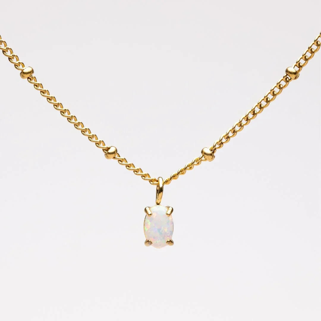 Marion | Collier en perles dorées avec pendentif en opale